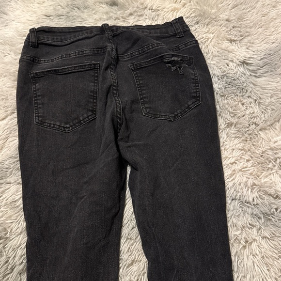 SHEIN Black Ripped Skinny Jeans - Picture 2 of 5